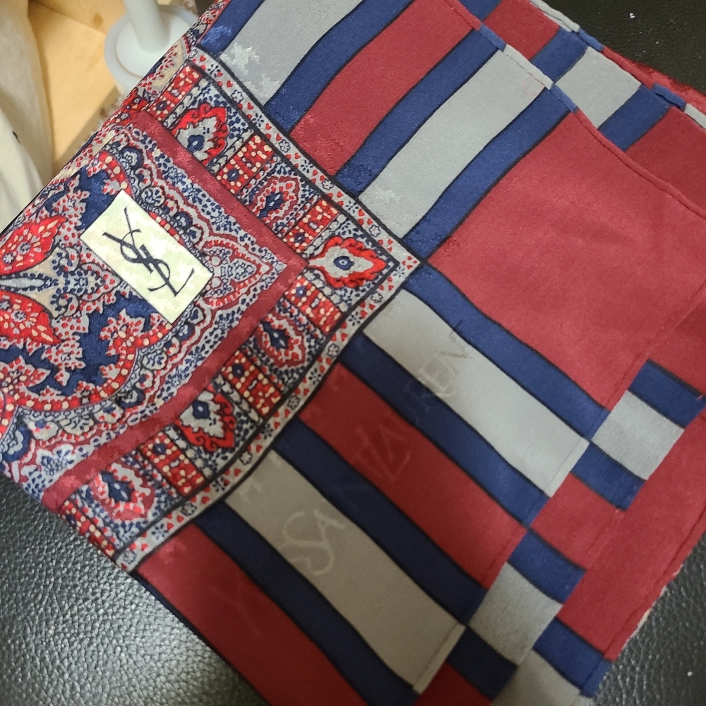 YsL scarf